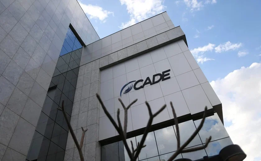 Cade investiga gigantes de vários setores por trocas de dados sensíveis sobre trabalho