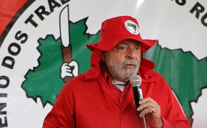 Lula afirma que Exército não tem recursos nem para “comprar bala para treinar”