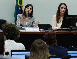 Proposta que criminaliza misoginia avança na Câmara dos Deputados