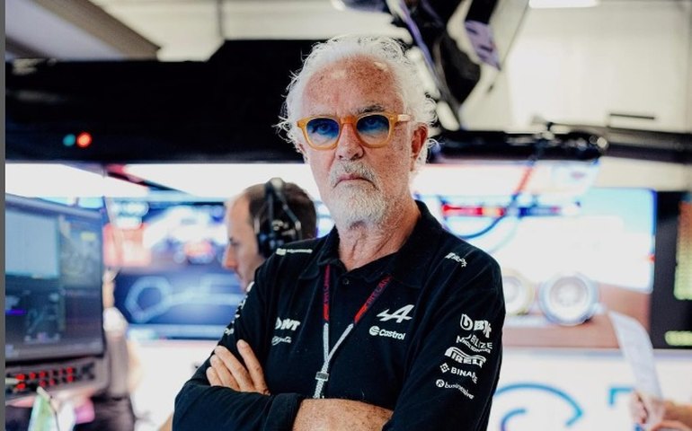 Flavio Briatore revela que tentou contratar Carlos Sainz e Adrian Newey para a Alpine