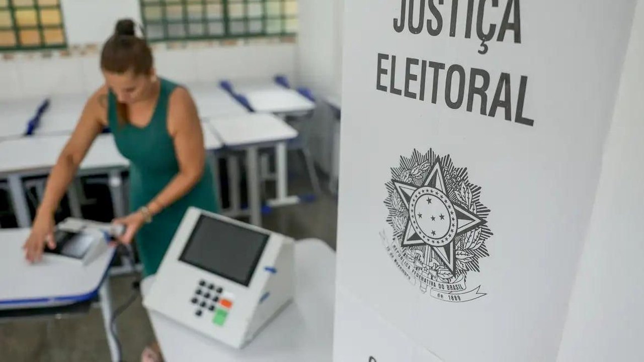 Brasil decide disputa presidencial e eleições para governador em 5 estados e no DF