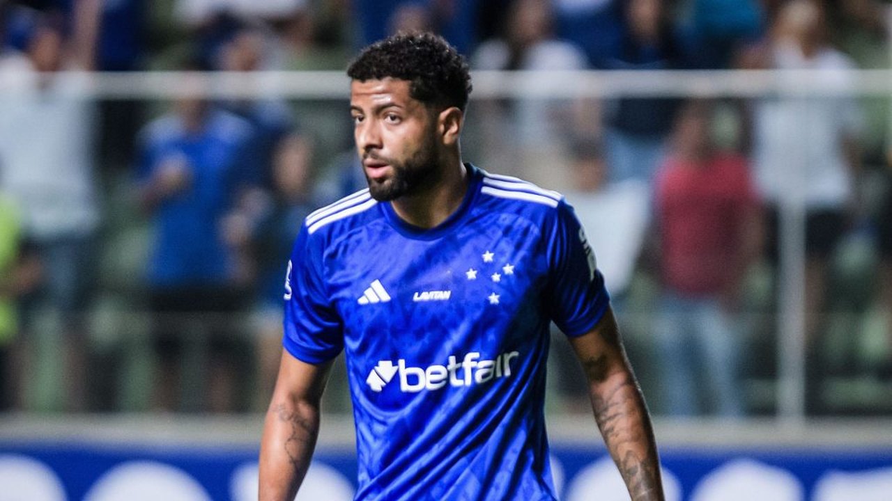 João Marcelo sofre lesão no joelho e desfalca Cruzeiro na temporada