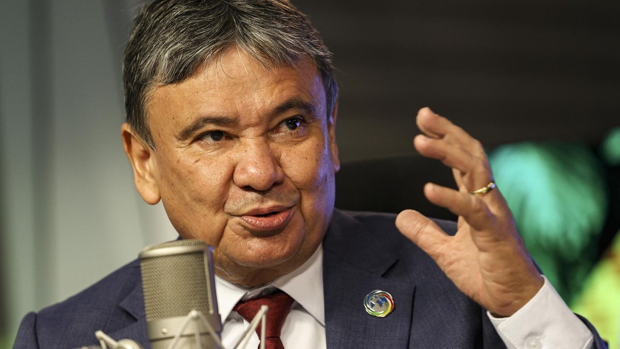 Brasil tem 'parceria estratégica com países do BRICS' contra a fome, diz ministro à Sputnik