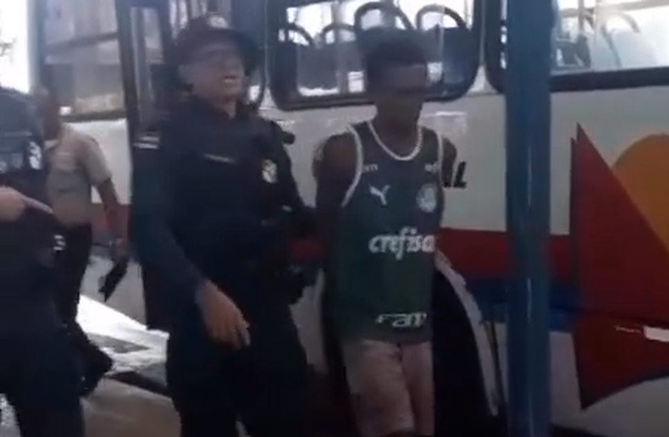 Homem é preso após praticar masturbação e sofrer tentativa de lichamento em terminal de ônibus de Aracaju