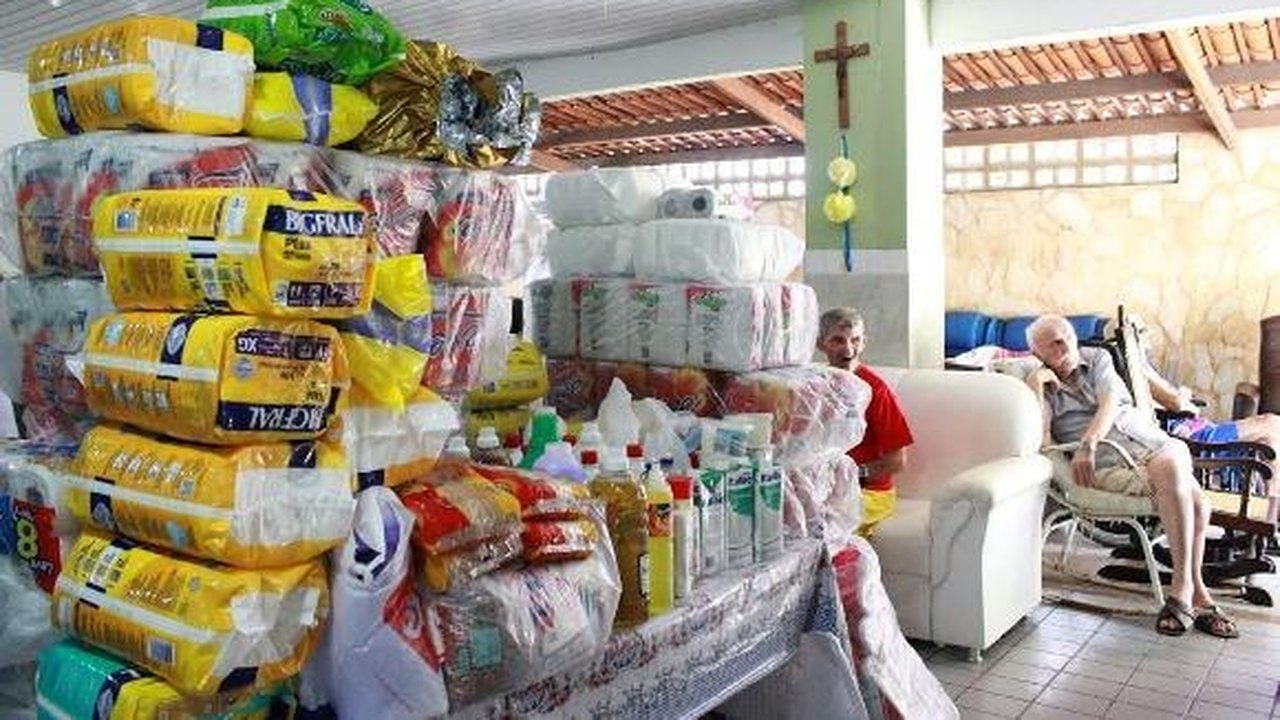 Projeto Segesp do Bem entrega donativos na Semana do Idoso