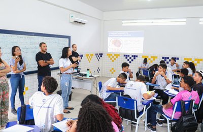 Junior Achievement promove campanha para arrecadar recursos para jovens da rede pública