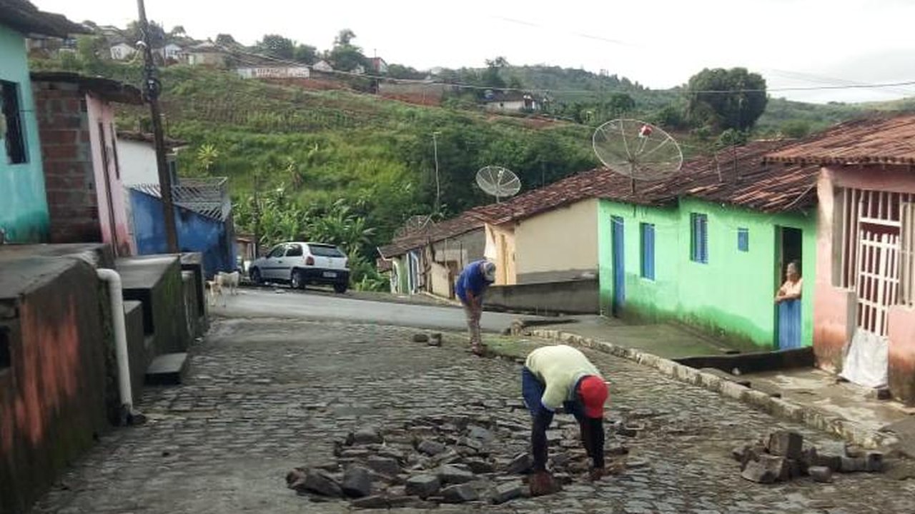 Infraestrutura de Branquinha segue realizando reparos e melhorias em diversas localidades