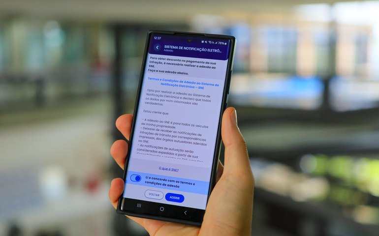 Proprietários de veículos podem obter desconto de até 40% em multas por infração de trânsito