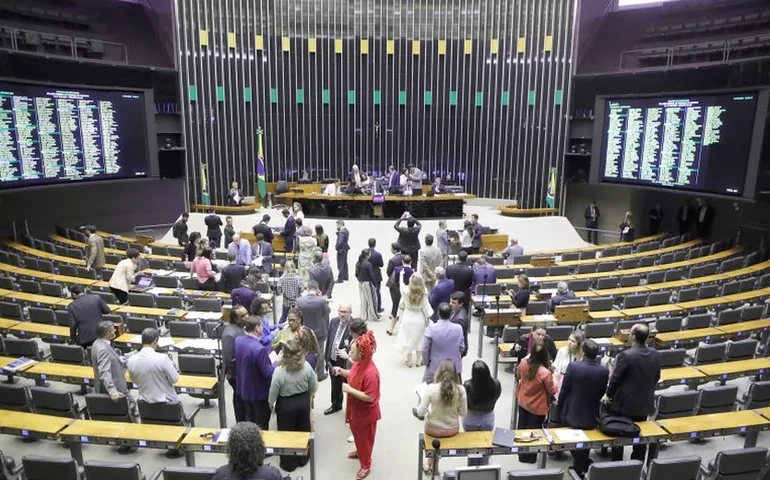 Governo retira a urgência de projeto que regulamenta reforma tributária