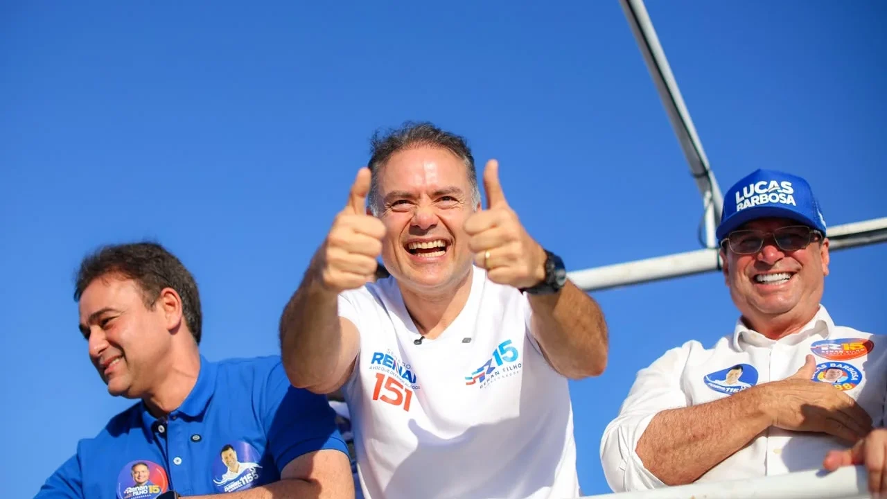 Renan Filho abre campanha em Arapiraca: 'É hora de um novo salto para o futuro'