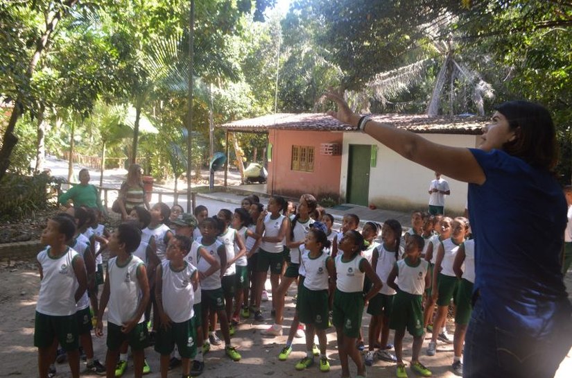 Forças no Esporte atende alunos da Escola Municipal Petrônio Viana
