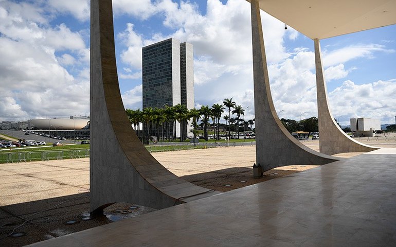 Veja como governo e oposição reagiram às votações sobre IOF e aumento de deputados