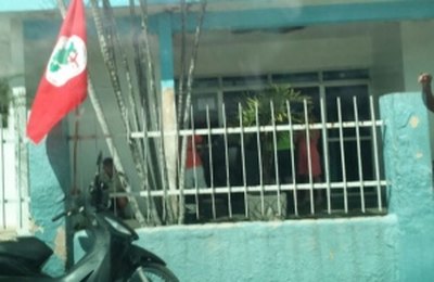 Sem terra ocupam Prefeitura e Câmara de Atalaia