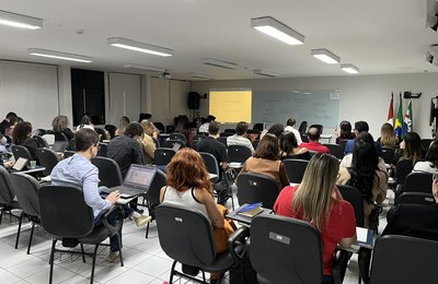 Assessores aprendem técnicas de produção de minutas com o uso de Inteligência Artificial