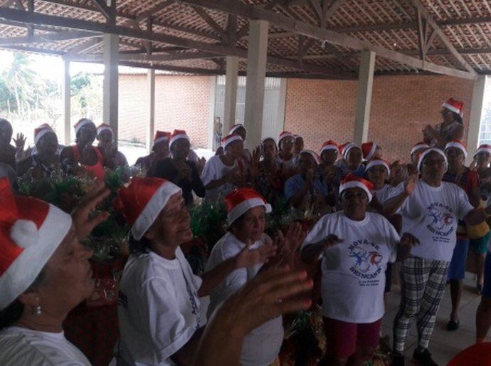 Secretaria de assistência social realiza confraternização com o grupo melhor idade em Penedo