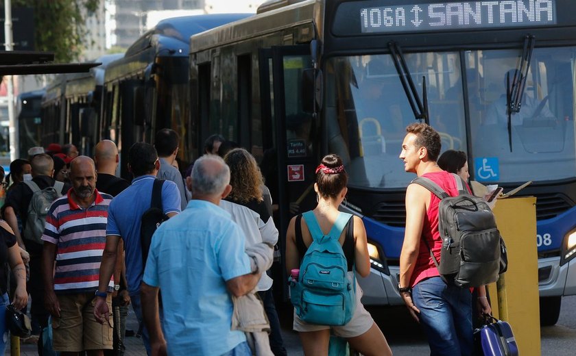 Justiça de SP pede para prefeitura explicar alta da tarifa de ônibus