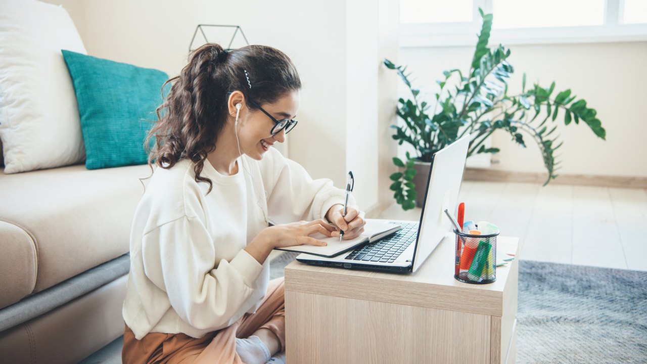 Plataforma do LinkedIn oferece cursos on-line e gratuitos de qualificação profissional