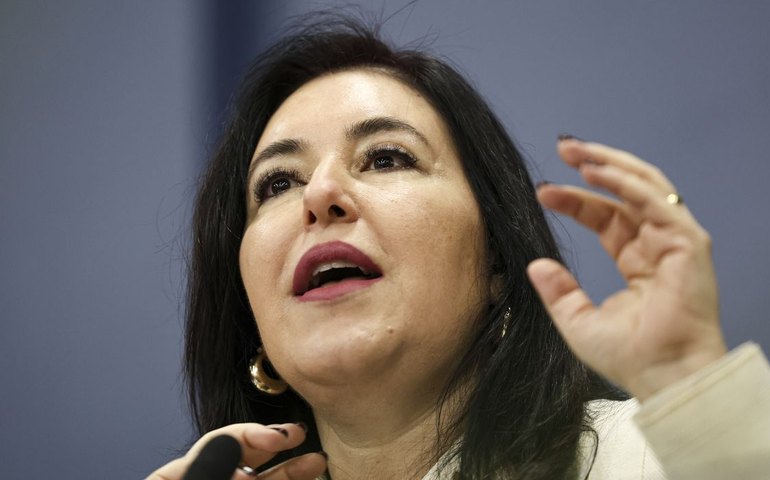 Tebet defende modernizar políticas públicas para alcançar déficit zero