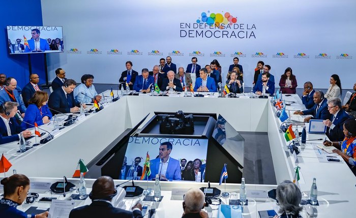 Presidente participa de Fórum Democracia Sempre, na Espanha