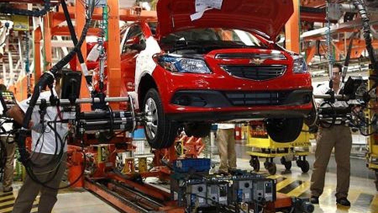 Depois de 5 meses, GM reabre fábrica do Onix
