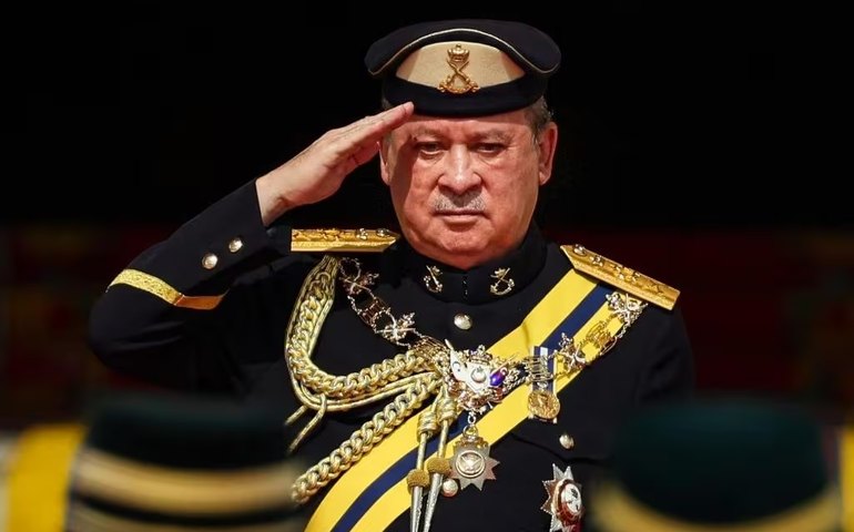 Monarquia asiática coroa um bilionário amante do luxo como seu novo rei