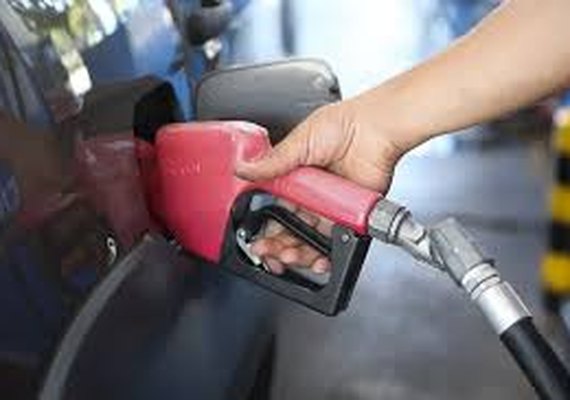 Gasolina fica mais barata: redução de R$ 0,14 por litro começa a valer nesta terça (21)