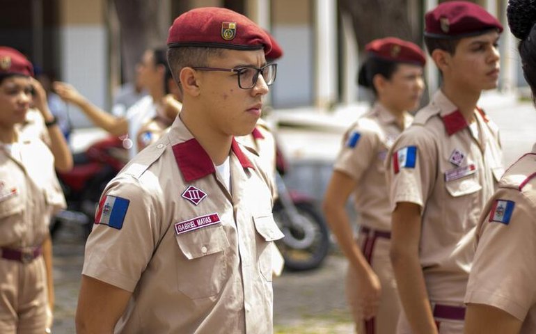 Colégio Tiradentes divulga nova convocação para matrícula em vagas remanescentes