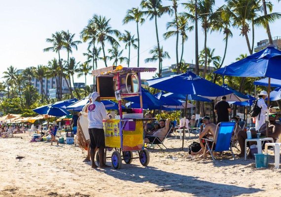 Prefeitura de Maceió esclarece sobre regulamentação do comércio na faixa de areia