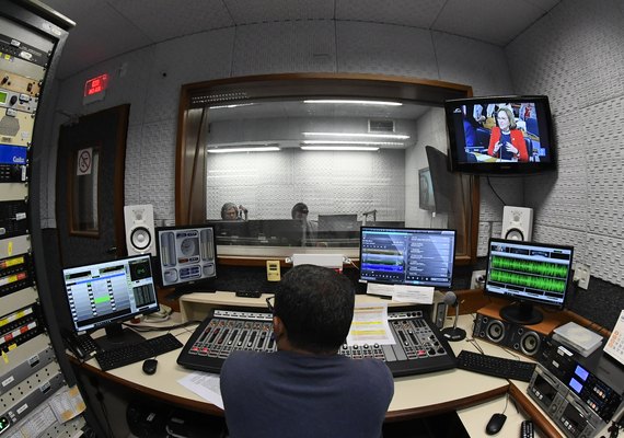 Rádio Senado viaja no tempo para comemorar bicentenário do Senado