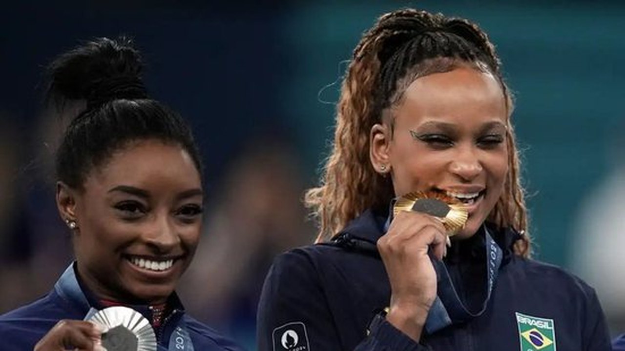Rivais e amantes? Rebeca Andrade e Simone Biles vivem romance em fanfic erótica criada por brasileira; leia trechos