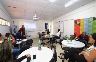 Ecossistema pedagógico e inovação na educação superior pautam encontro formativo no Cesmac