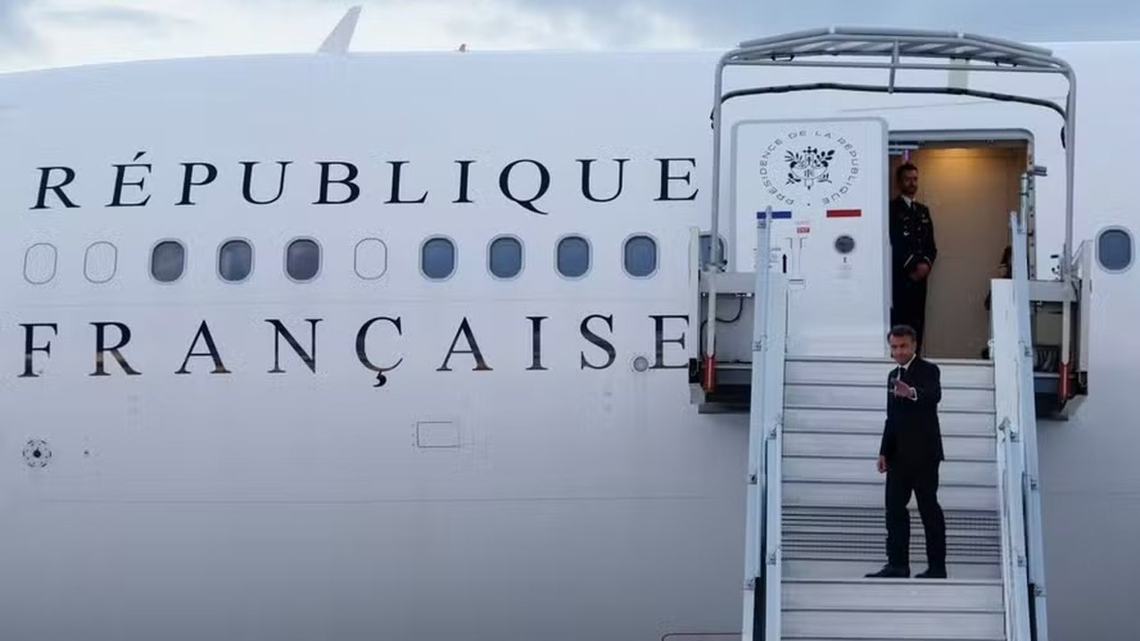 Macron viaja a Nova Caledônia para tentar conter crise desencadeada por pró-separatistas indígenas