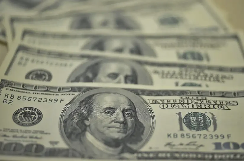 Dólar fecha a R$ 5,44 e registra maior alta semanal desde 2008