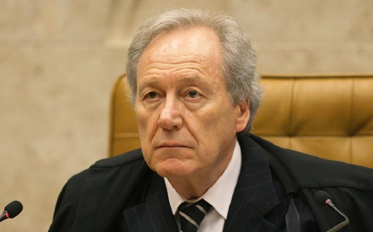 OAB quer que Lewandowski obrigue governo a comprar vacinas aprovadas no exterior