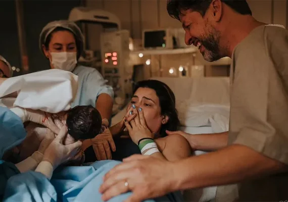 Michelle Loreto dá à luz 1ª filha e faz relato: 'Achei que não iria aguentar'