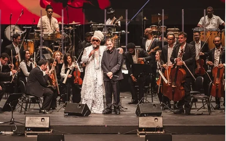 Carlinhos Brown e Orquestra Ouro Preto fazem show gratuito em Belo Horizonte