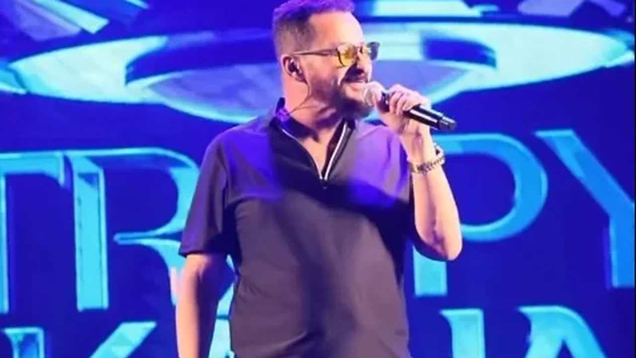 Cantor de forró despenca de palco durante show em PE e vai parar no hospital