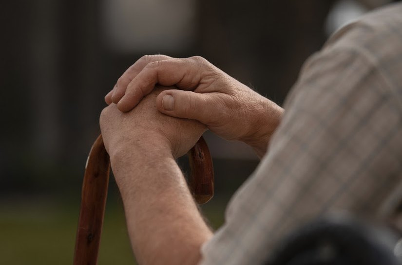 Negligência e privação financeira; junho fecha com abordagem sobre as formas de violência contra a pessoa idosa