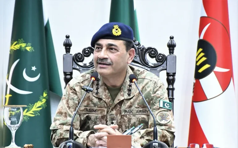 Comandante do Exército do Paquistão viaja a Teerã para promover diálogo com os EUA