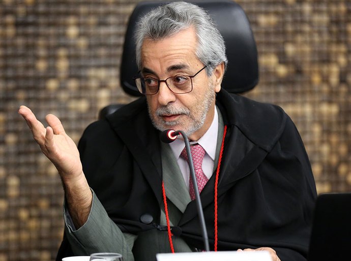 Servidores da educação de Joaquim Gomes devem encerrar greve