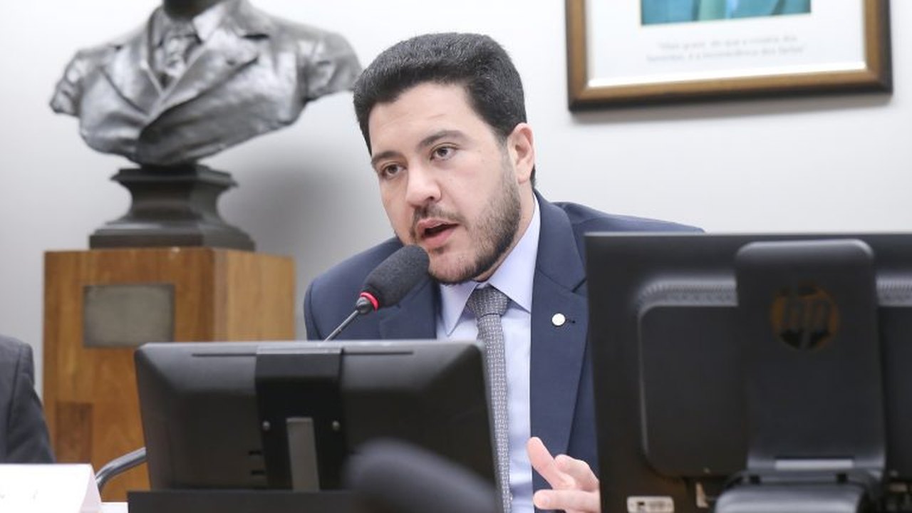 Deputado afirma que fim da “taxa das blusinhas” favorece consumidor de baixa renda