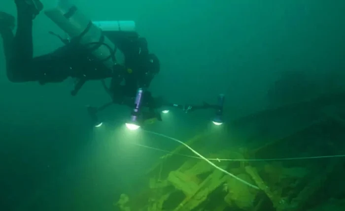 Navio japonês com mais de 1 mil corpos é encontrado no mar do Pacífico
