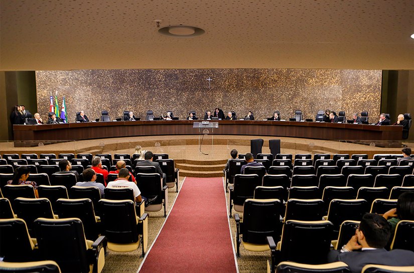 Pleno do TJ Alagoas suspende lei de 2016 que proibia Uber em Maceió