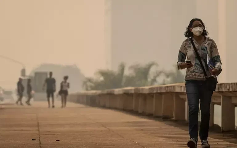 O que tem na fumaça das queimadas? Veja substâncias