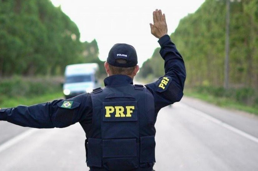 PRF registra 15 acidentes e seis mortes em rodovias durante feriadão