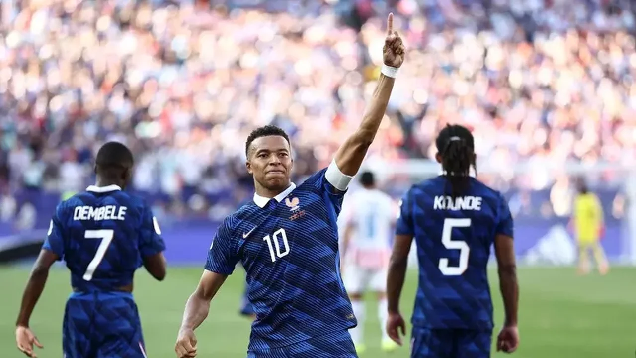 França supera retranca paraguaia com gol de Mbappé e avança na Copa