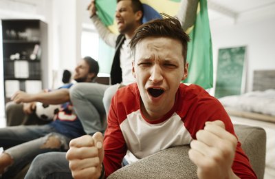 Camiseta da sorte, lugar marcado no sofá: por que torcedores repetem rituais em dias de jogo?