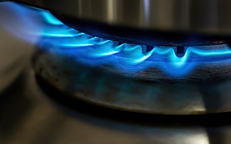 Análise: ação do governo para reduzir impacto nos combustíveis eleva disputa sobre quem paga a conta