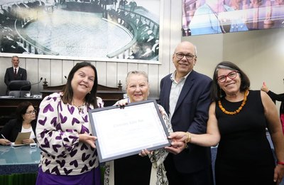 Tânia Pedrosa é homenageada na Assembleia com a Comenda Lêdo Ivo