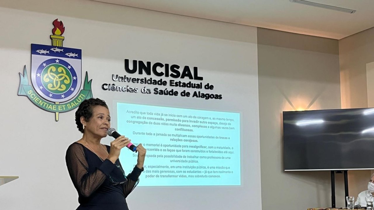Mulher na tecnologia: Ângela Lima Peres é a nova professora titular da Uncisal